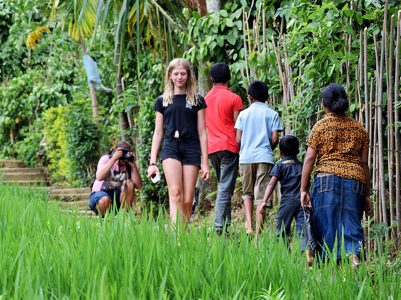 Staying in Sri Lanka - Staying with a Local Family in a Homestay in Sri Lanka - Sri Lanka Staying with a Local Family in a Homestay - Sri Lanka Homestay Experience - Stay in Sri Lanka Local Family