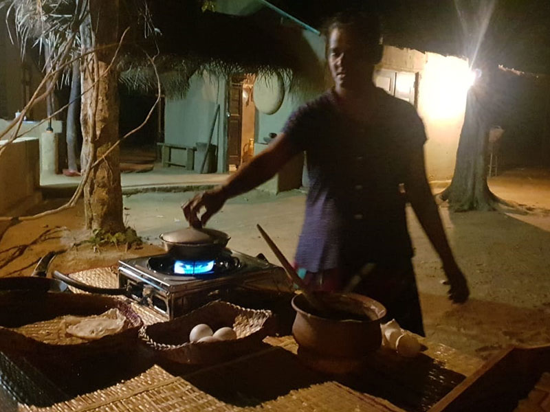 Dine and Experience Sri Lankan Food, Sri Lankan Food Experience in Sri Lanka, Sri Lanka Experiences, Dine experience Sri Lanka