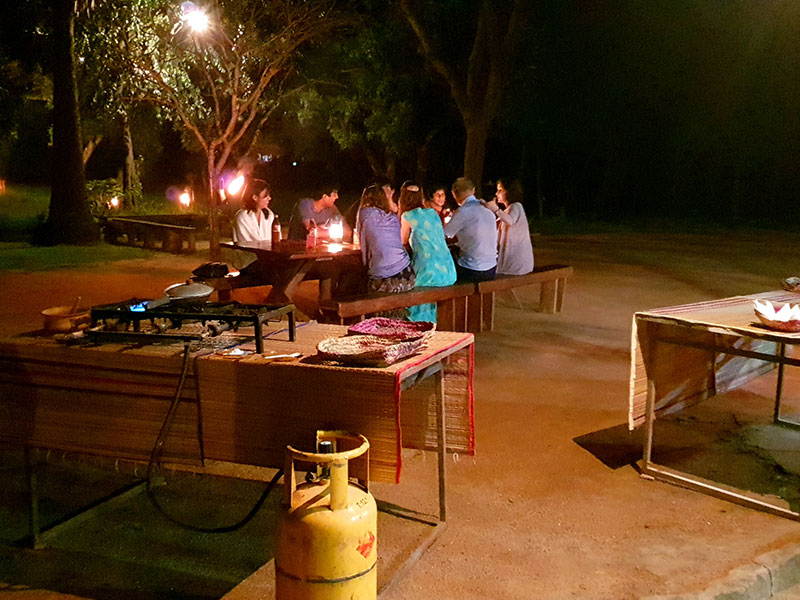 Dine and Experience Sri Lankan Food, Sri Lankan Food Experience in Sri Lanka, Sri Lanka Experiences, Dine experience Sri Lanka