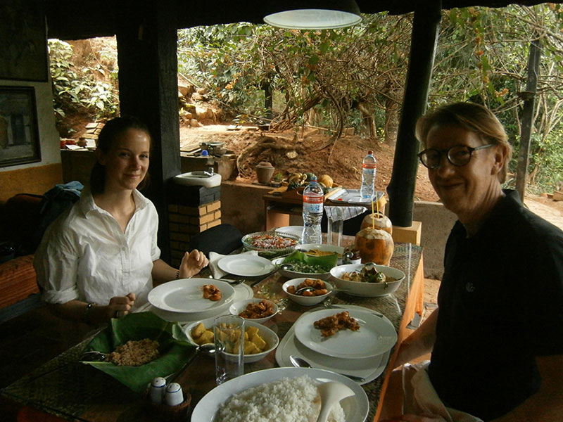 Staying in Sri Lanka - Staying with a Local Family in a Homestay in Sri Lanka - Sri Lanka Staying with a Local Family in a Homestay - Sri Lanka Homestay Experience - Stay in Sri Lanka Local Family