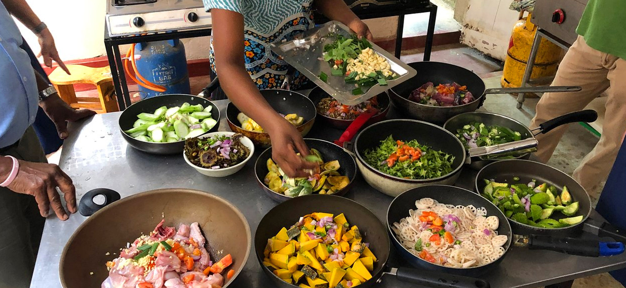 Sri Lanka cooking demonstration, Sri Lanka food tours, Learn how to cook a Sri Lankan meal, Sri Lanka Cooking Lesson Trip in Galle, Sri Lanka food and cooking demontration in Galle, Market tours in Galle