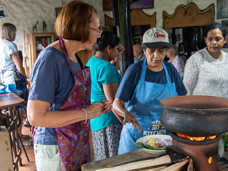 Sri Lanka cooking demonstration, Sri Lanka food tours, Learn how to cook a Sri Lankan meal