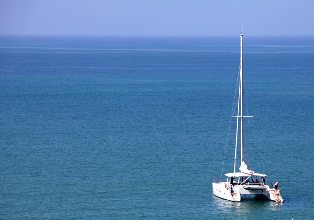 Luxury Cruise Yachts Sunset Cruises  in Sri Lanka - Cruise Tours in Sri Lanka - Luxury Yachts Sunset Trips in Sri Lanka - Sailing trips in Bentota - Bentota catamaran trips - Catamaran Trips in Bentota - Sri Lanka sailing tours