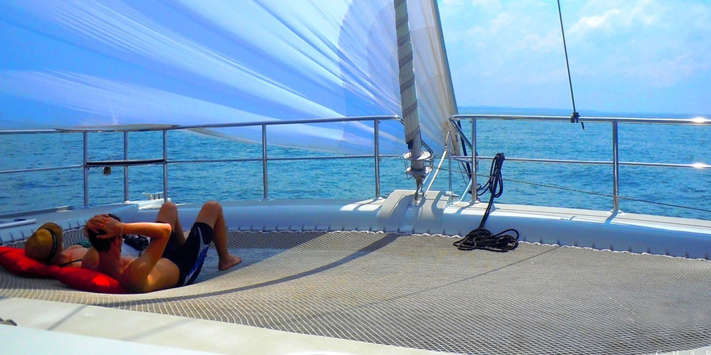 Luxury Cruise Yachts Sunset Cruises  in Sri Lanka - Cruise Tours in Sri Lanka - Luxury Yachts Sunset Trips in Sri Lanka - Sailing trips in Bentota - Bentota catamaran trips - Catamaran Trips in Bentota - Sri Lanka sailing tours
