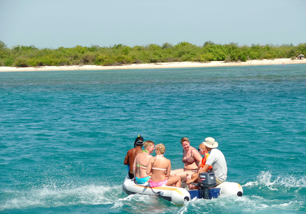 Luxury Cruise Yachts Sunset Cruises  in Sri Lanka - Cruise Tours in Sri Lanka - Luxury Yachts Sunset Trips in Sri Lanka - Sailing trips in Passikudah - Passikudah catamaran trips - Catamaran Trips in Passikudah - Sri Lanka sailing tours