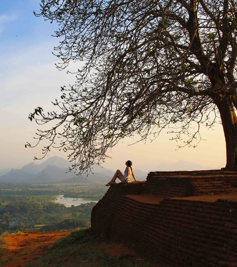 Sigiriya Tours - Tours in Sigiriya Rock Fortress - Tours in Sigiriya  Sri Lanka - Climb sigiriya Rock - Sigiriya Rock Fortress - Sigiriya Lion rock - Sigiriya paintings - Tours for Climbing Sigiriya Rock