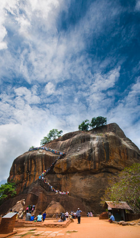 Sigiriya Tours - Tours in Sigiriya Rock Fortress - Tours in Sigiriya  Sri Lanka - Climb sigiriya Rock - Sigiriya Rock Fortress - Sigiriya Lion rock - Sigiriya paintings - Tours for Climbing Sigiriya Rock