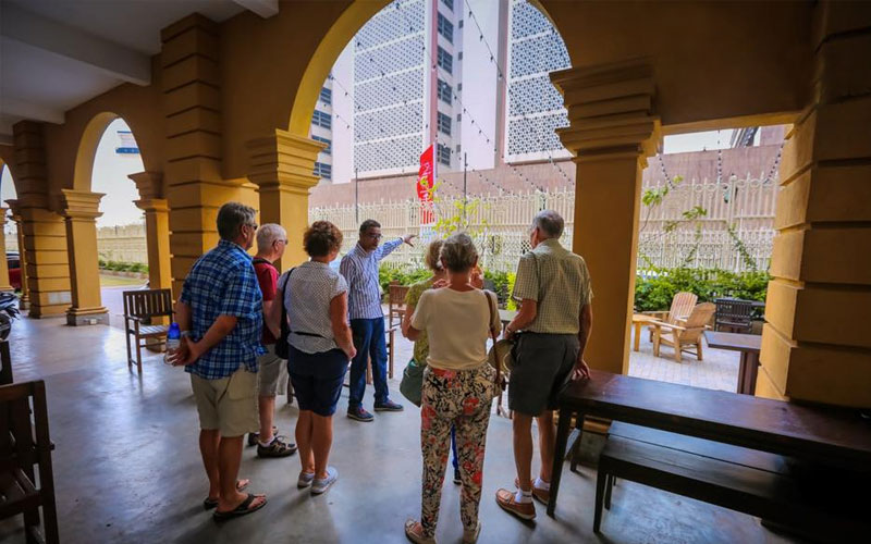 Colombo City walk, Colombo City walk Tours, Colombo walk Tours, Walk Tours in Colombo City, Street Food Tours in Colombo, Colombo food Tours, Walk Tours in Colombo, City Tours in Colombo, Colombo City experience in Sri lanka