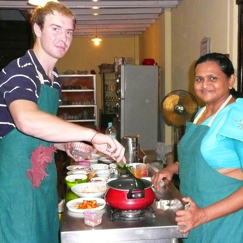 Sri Lanka cooking demonstration, Sri Lanka food tours, Learn how to cook a Sri Lankan meal, Sri Lanka Cooking Lesson Trip in Galle, Sri Lanka food and cooking demontration in Galle, Market tours in Galle