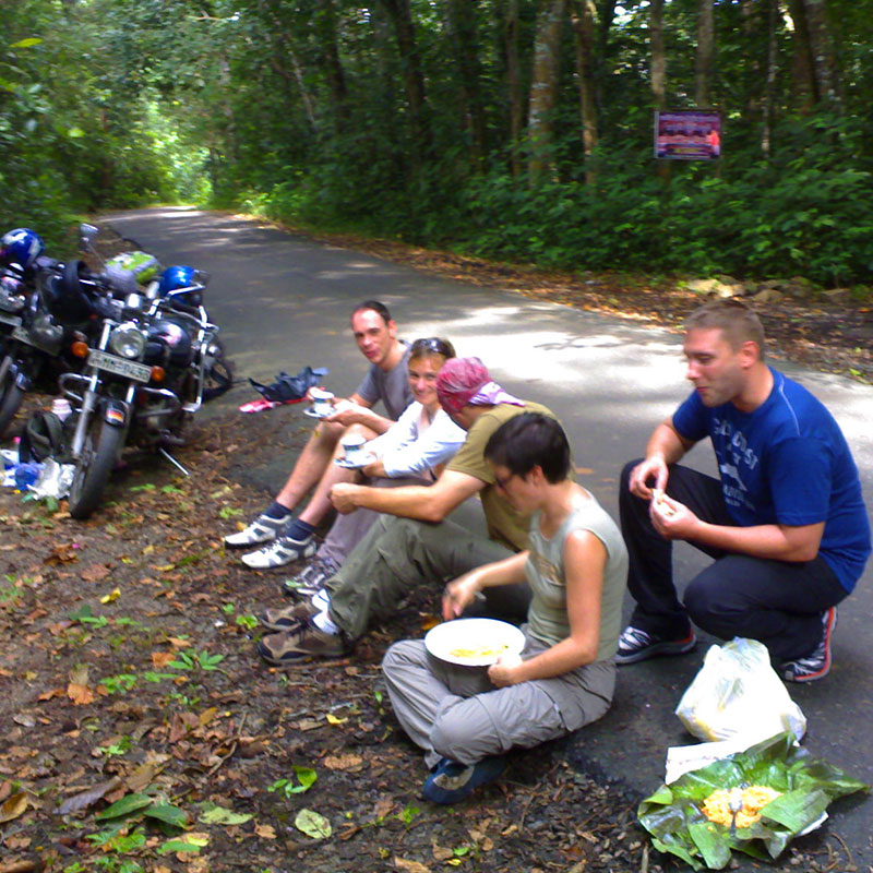 Trek through the country side and Trekking Trips in Sri Lanka - Trek through the Country Side  and scenic trekking tours in Sri Lanka - Trek through the Country Side  and trekking tours - Trekking Trips in bentota - Country Walk in Sri Lanka - Village Walk in Sri Lanka