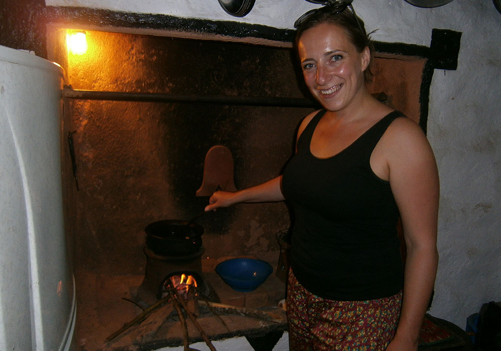 Staying  in Sri Lanka - Staying with a Local Family in a Homestay in Sri Lanka - Sri Lanka Staying with a Local Family in a Homestay - Homestay Experiences in Sri Lanka - Stay in Sri Lanka Local Family - Live with a local family in Sri Lanka