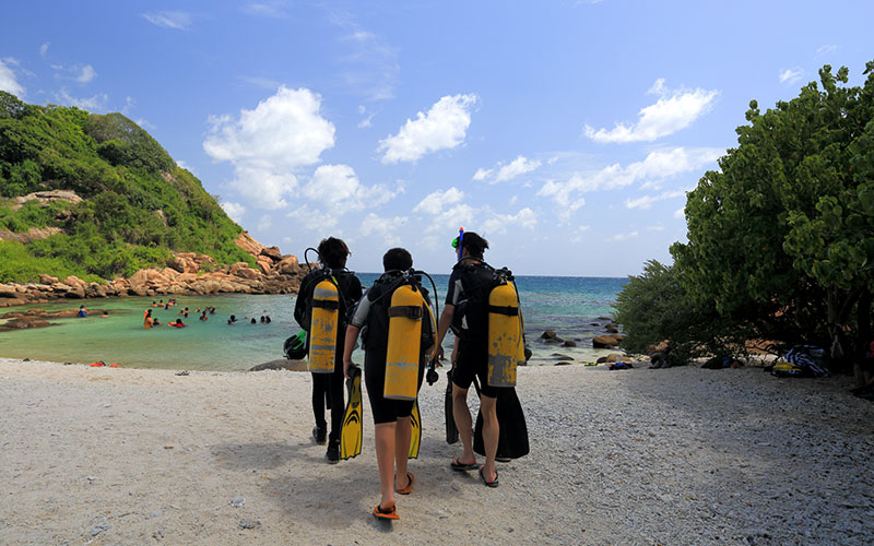 Snorkeling in Sri Lanka - Pigeon Isalnd Snorkeling - Snorkeling in Trincomalee - Diving & Snorkeling in Sri Lanka - Snorkeling Tours in Sri Lanka