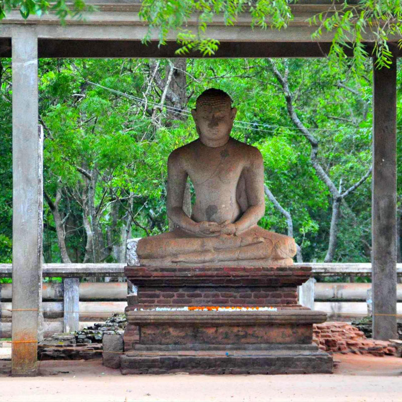 Anuradhapura Tours - Tours in Anuradhapura Sacred city - Tours in Anuradhapura  Sri Lanka - Visit Anuradhapura Sacred city - Sacred City in Anuradhapura - Ruins in Anuradhapura