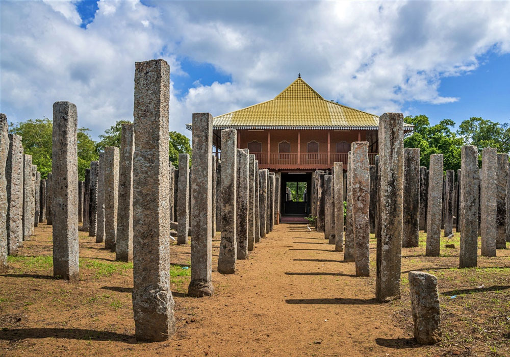 Anuradhapura Tours - Tours in Anuradhapura Sacred city - Tours in Anuradhapura  Sri Lanka - Visit Anuradhapura Sacred city - Sacred City in Anuradhapura - Ruins in Anuradhapura