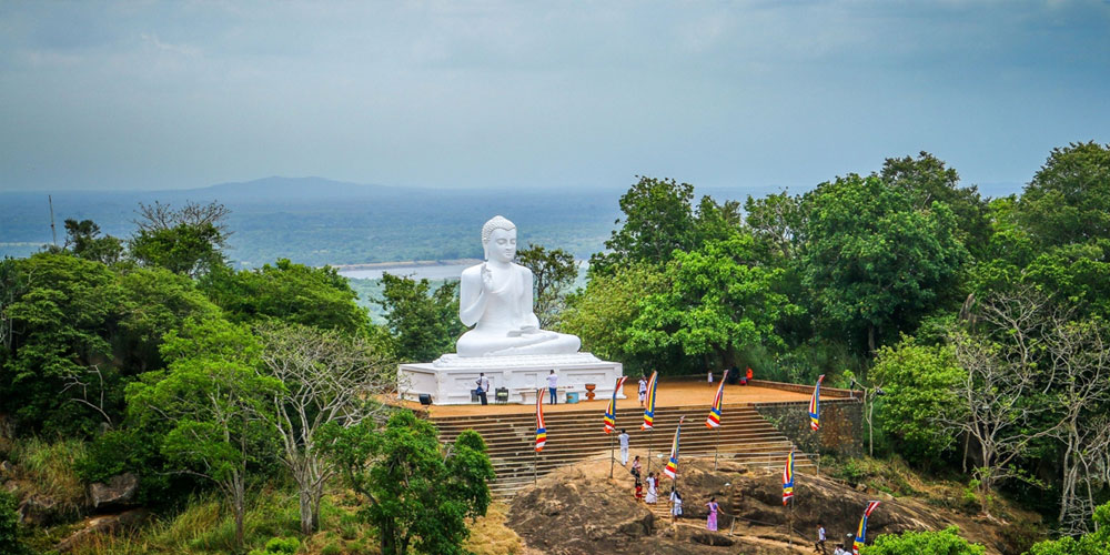 Anuradhapura Tours - Tours in Anuradhapura Sacred city - Tours in Anuradhapura  Sri Lanka - Visit Anuradhapura Sacred city - Sacred City in Anuradhapura - Ruins in Anuradhapura
