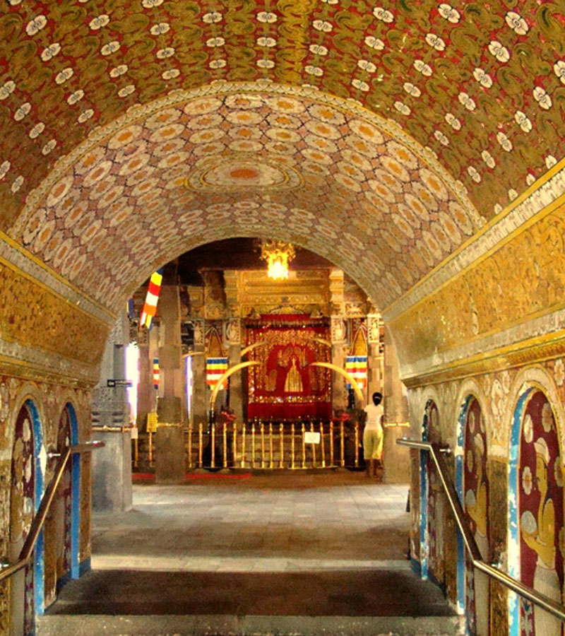 Kandy Tours - Tours in Kandy sacred city - Tours in Kandy  Sri Lanka - Kandy, Sri Lanka - Sri Lanka - Kandy Tours - Kandy Sacred City Visit, Kandyan Cultural Show, Temple of the tooth relic visit