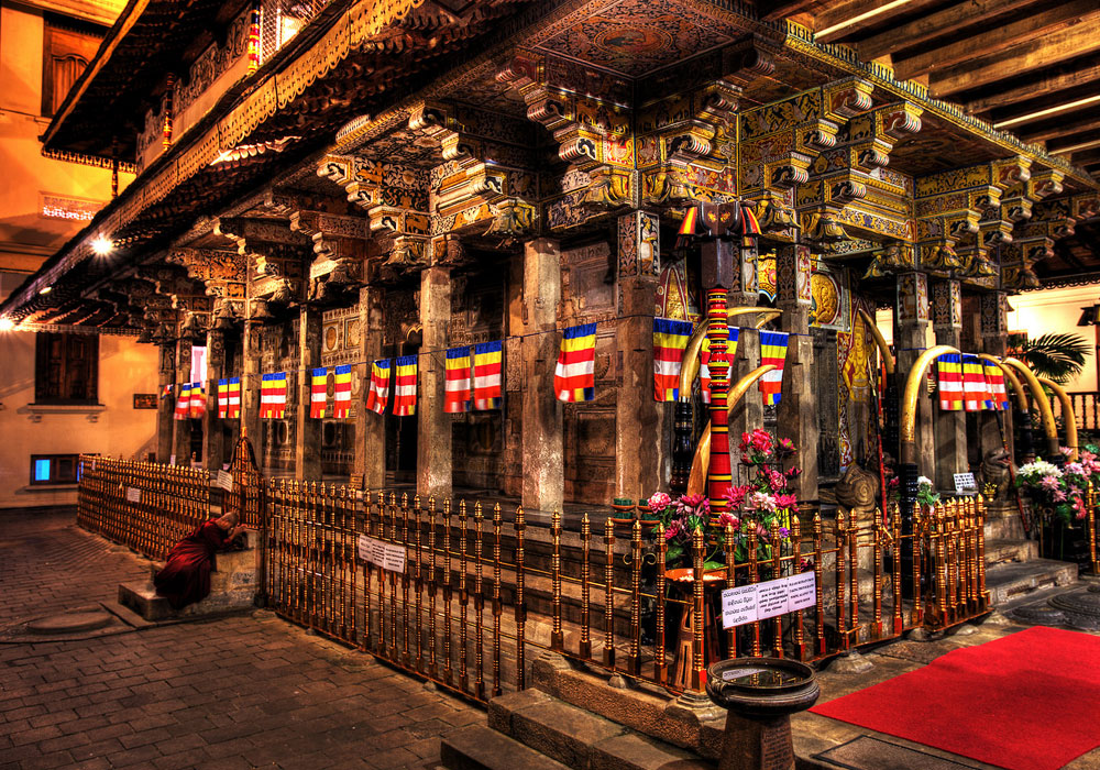 Kandy Tours - Tours in Kandy sacred city - Tours in Kandy  Sri Lanka - Kandy, Sri Lanka - Sri Lanka - Kandy Tours - Kandy Sacred City Visit, Kandyan Cultural Show, Temple of the tooth relic visit