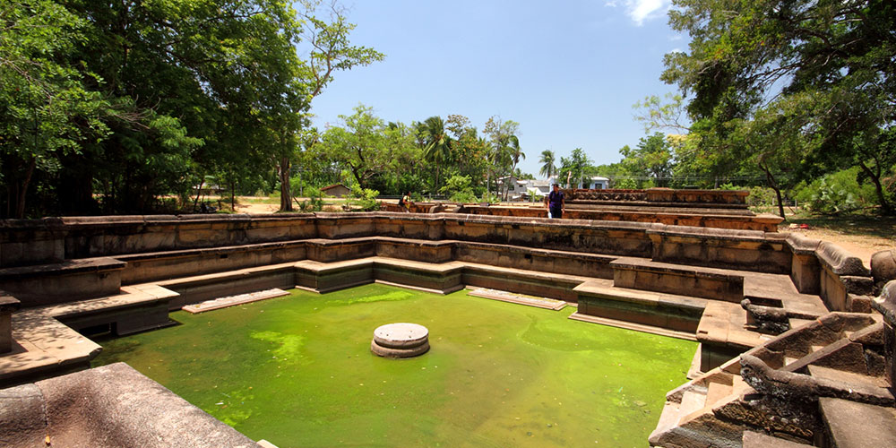 Polonnaruwa Tours - Tours in Polonnaruwa Sacred city - Tours in Polonnaruwa  Sri Lanka - Visit Polonnaruwa Sacred city - Sacred City in Polonnaruwa - Ruins in Polonnaruwa