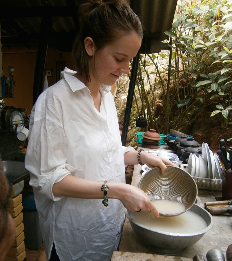Cooking in Kandy - Stay with a local family - Sri Lankan Rice and Curry - Sri Lankan Cooking Demonstartion - Culinary Experience in Sri Lanka - Food Tours - How to Cook Sri Lankan meal - Sri Lankan Spices - Food and Cooking Tours - Food Tours in Sri Lanka