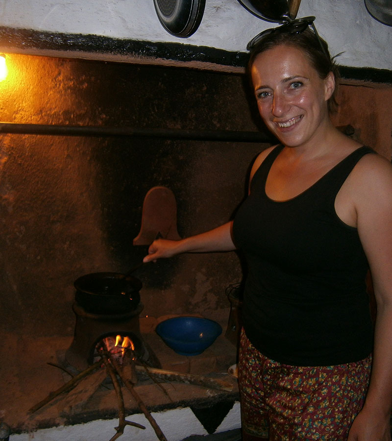 Cooking in Kandy - Stay with a local family - Sri Lankan Rice and Curry - Sri Lankan Cooking Demonstartion - Culinary Experience in Sri Lanka - Food Tours - How to Cook Sri Lankan meal - Sri Lankan Spices - Food and Cooking Tours - Food Tours in Sri Lanka