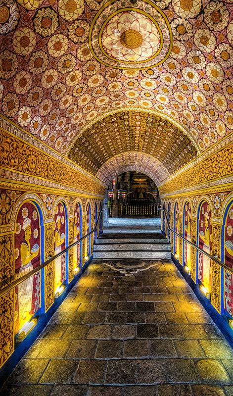 Experiencing a visit to the Temple of the Tooth - Visit Temple of the Sacred Tooth Relic on your trip to Kandy - Temple of the tooth relic, Kandy - Kandy Day Tours - Cultural Trips in Kandy Sri Lanka - Sri Lanka Cultural Trips - Experiences in Kandy