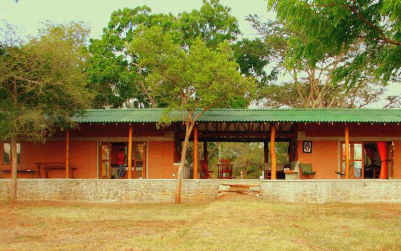 luxury holidays in Wilpattu National Park Sri Lanka - Best hotels to stay in Wilpattu Sri Lanka -  Hotels in Wilpattu Sri Lanka - Ibis Wilpattu Prices - Hotel Sinharagama Prices - Leopard Trails Wilpattu Prices - Wilpattu Tree House - Thamaravila Prices - Wilpattu Dolosmahe guest house prices - Palm Garden Village Prices - Wild Wadi eluwankulama Prices - Forest Rock Garden Anuradhapura Prices - Backwaters Lodge Wilpattu Prices - Wilpattu Safari Packages