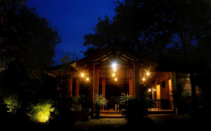 luxury holidays in Yala National Park Sri Lanka - Best hotels to stay in Yala Sri Lanka -  Hotels in Yala Sri Lanka -   Jetwing Yala Prices | Cinnamon Wild Prices - Yala Safari Packages - Safari Lodge Yala Prices